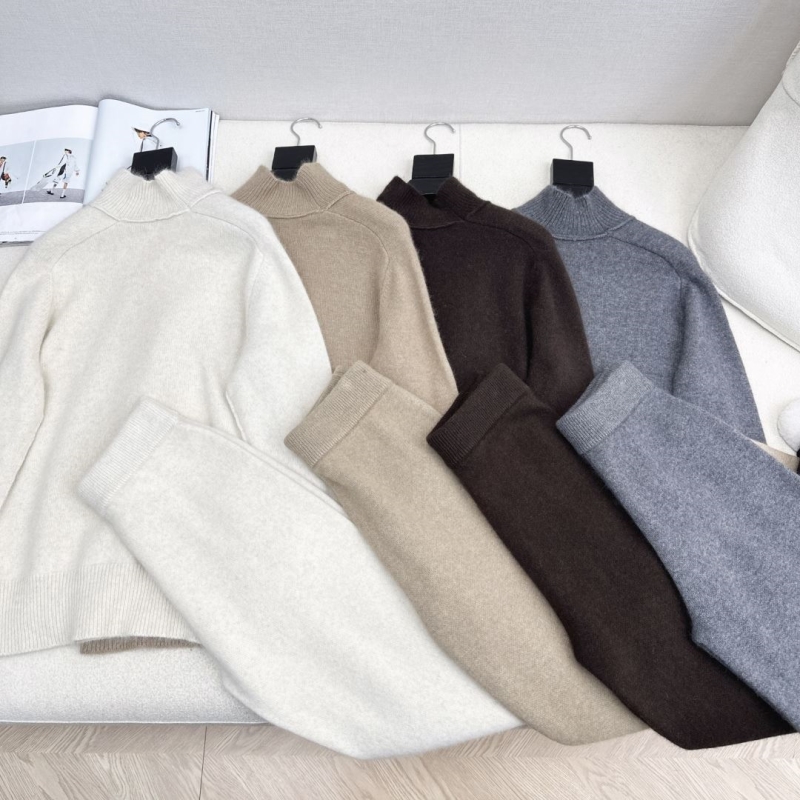 Ce1i*e suits